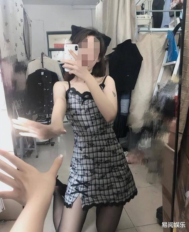 j9九游会真人游戏第一品牌绝了！大学生女孩“”舍友“裸照”给照男友讨论幻想(图2)